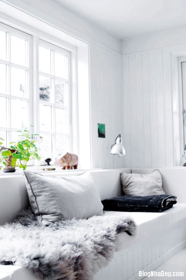 Ngôi nhà nhỏ bằng gỗ lãng mạn với tông màu trắng toát ở Đan Mạch